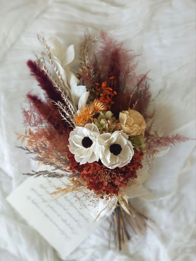 ～sold～ アネモネとテラコッタオレンジのスワッグブーケ プリザーブドフラワー