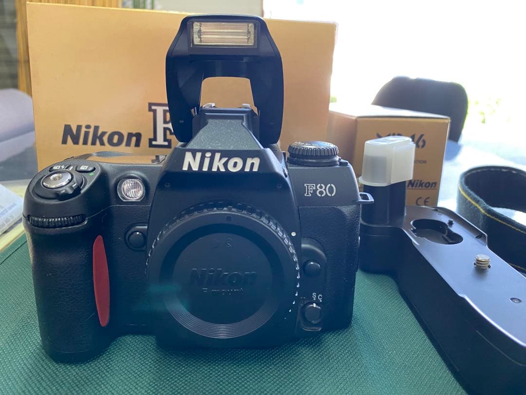 Nikon F80S 35mm AF 一眼レフ フィルム カメラ