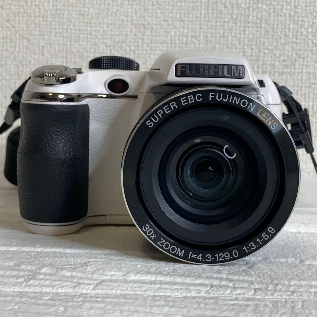 FUJIFLIM Finepix S4500 デジカメ 白 コンデジ 動作品