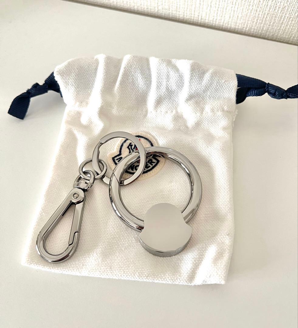 レアモデル新品モンクレールキーホルダー　ホワイトデープレゼント