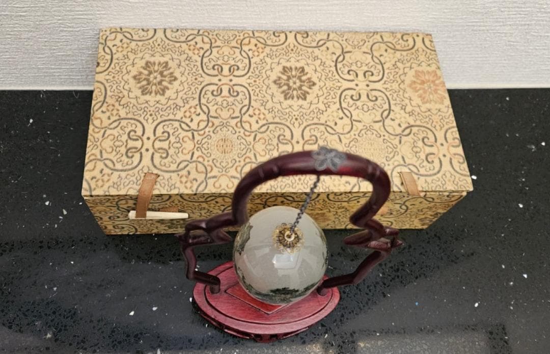 装飾アート ガラスタマゴ型のオブジェ