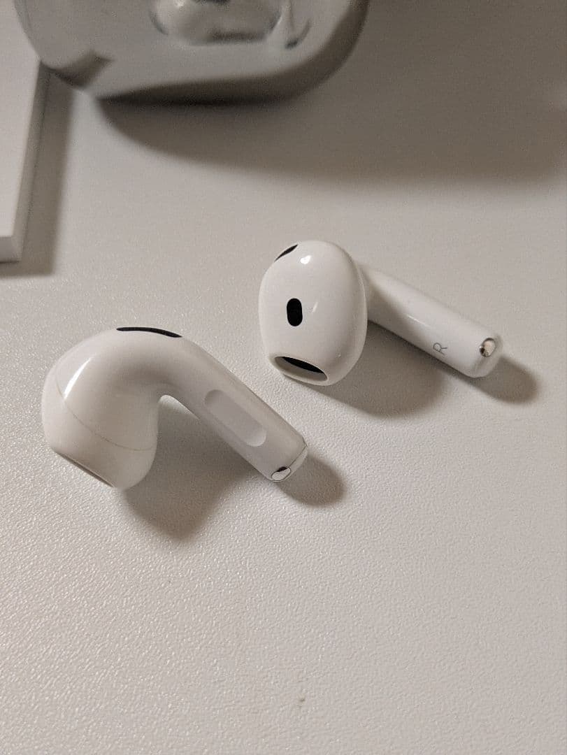 AirPods4　ノイズキャンセリング　ケース付き
