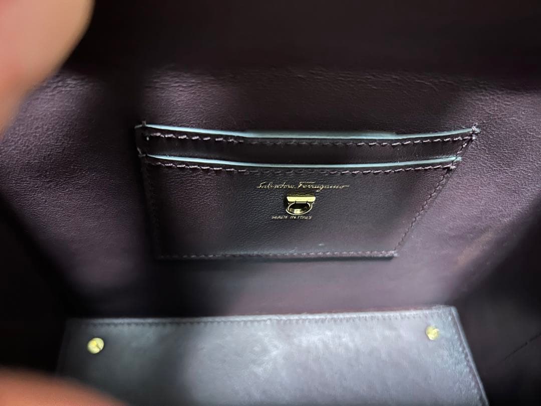 10%お値下げ‼️ 美品‼️フェラガモ　ショルダーバック