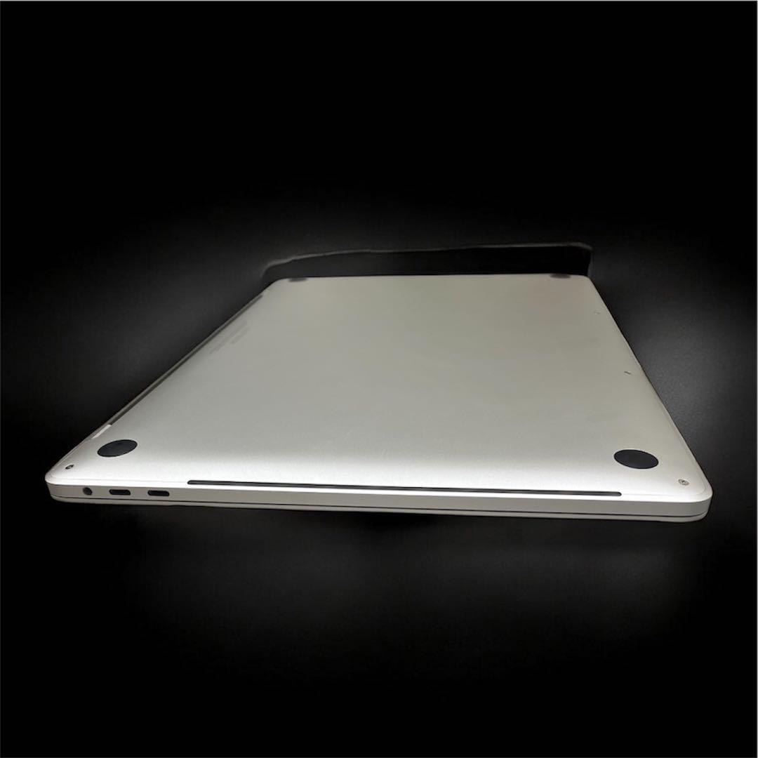 ほぼ未使用美品 MacBook Pro i7 16GB 512GB 2