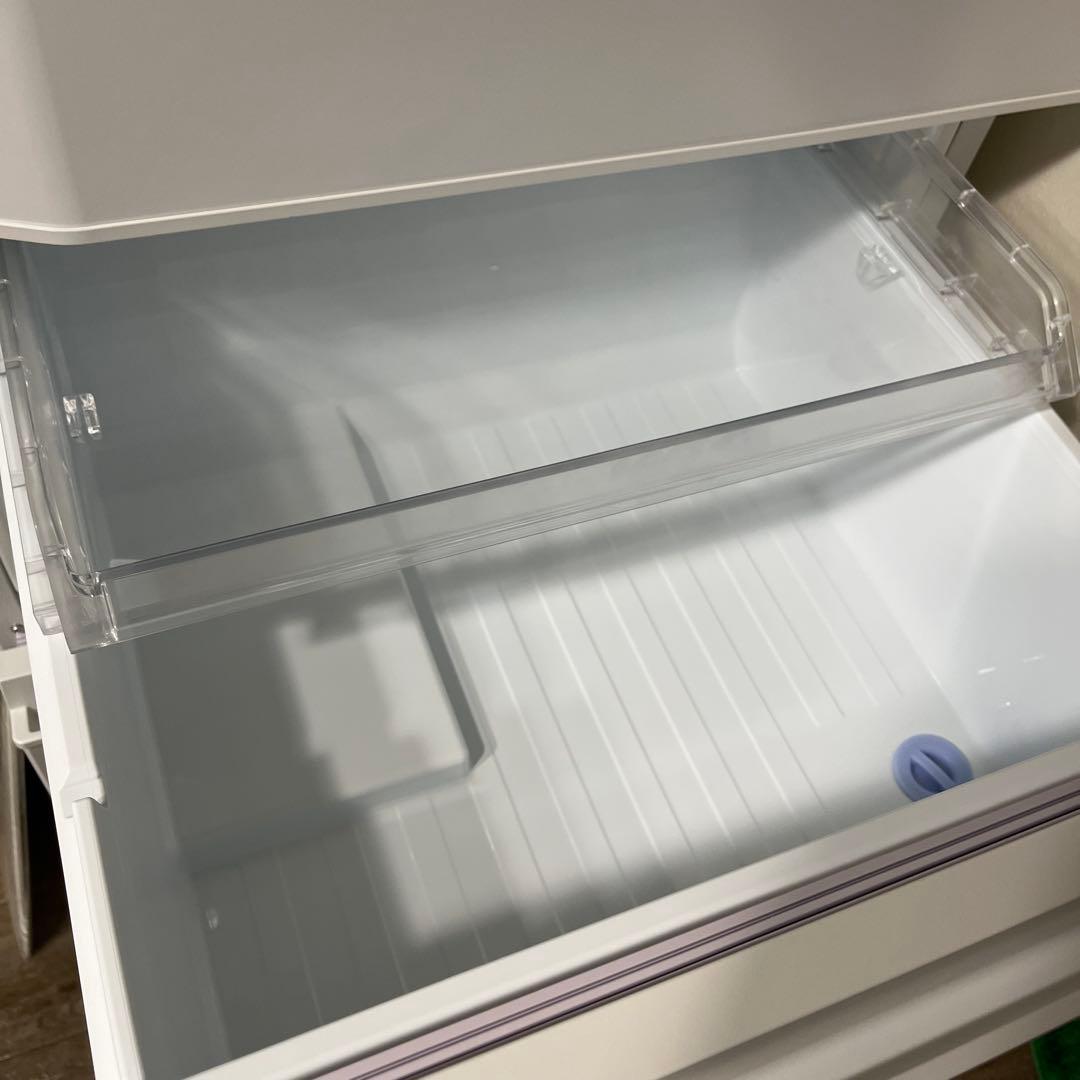 【超メルカリ市お値引き】TOSHIBA 冷蔵庫 ホワイト　294リットル