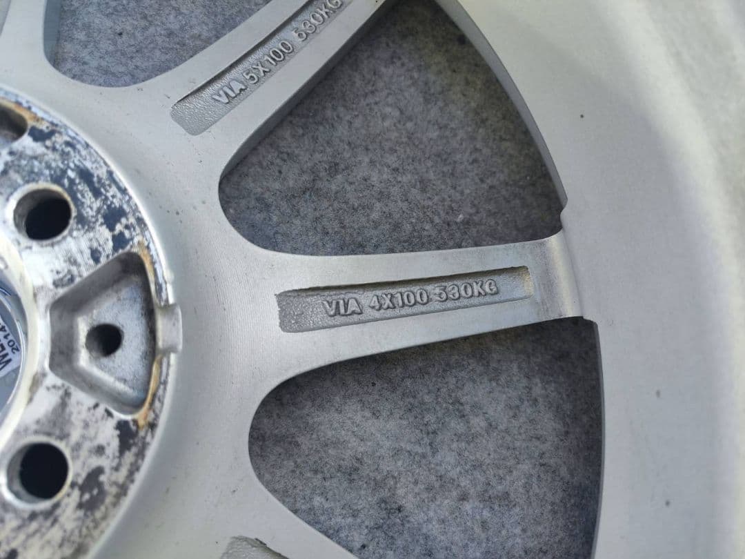 トヨタ　ラクティス　ホイール　スタッドレスタイヤ　175/60R/16