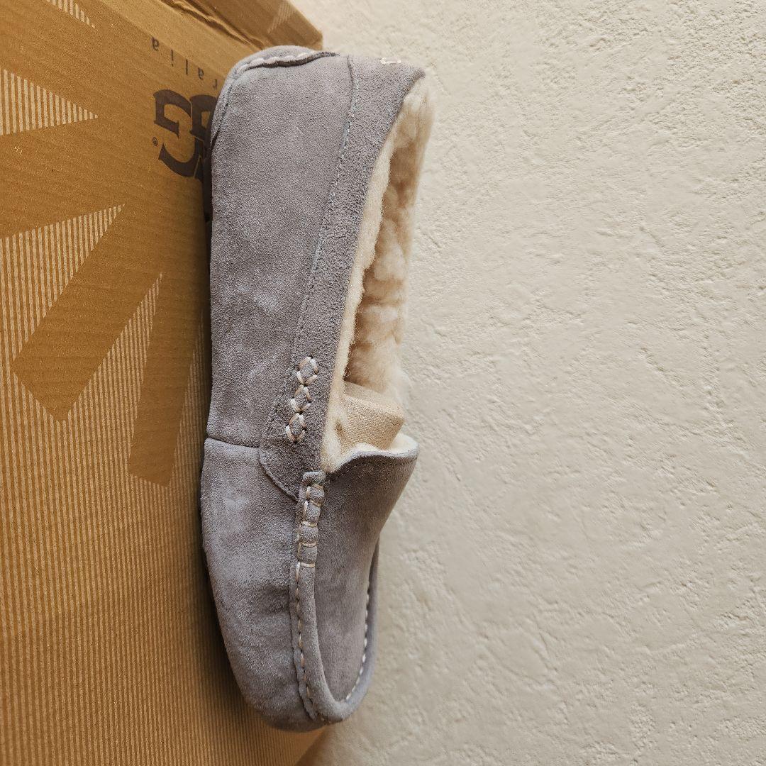UGG　モカシン　ライトグレー