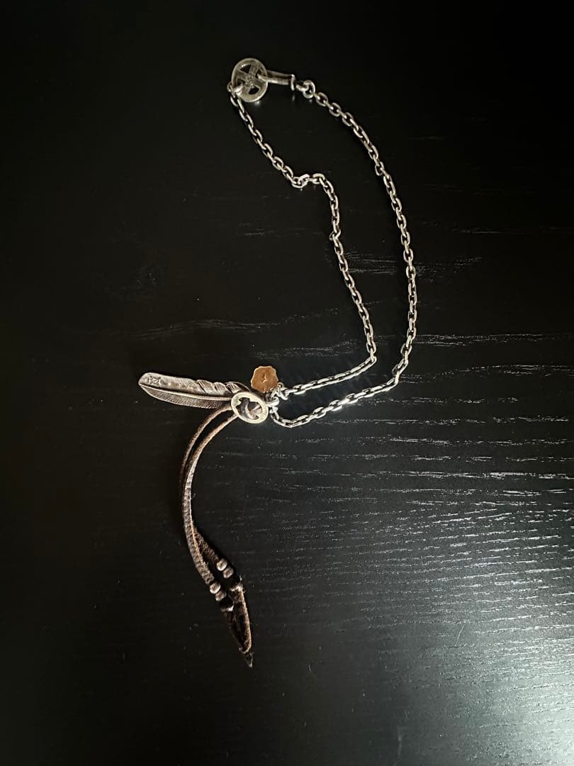 First Arrows ハートフェザー 先金フェザーネックレス