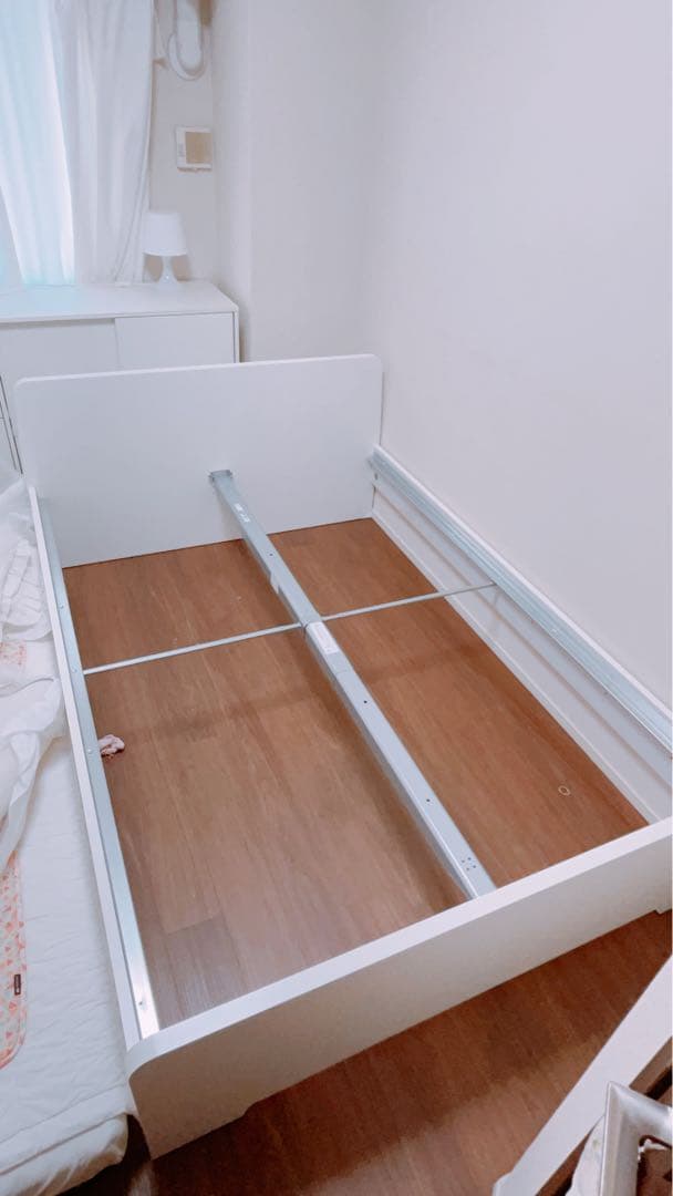[ダイ様]IKEA ASKVOLL ベッドフレーム 140x200 cm