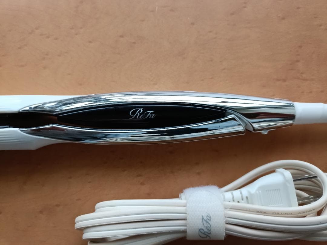 リファビューテック　ストレートアイロン　RE-AC02A