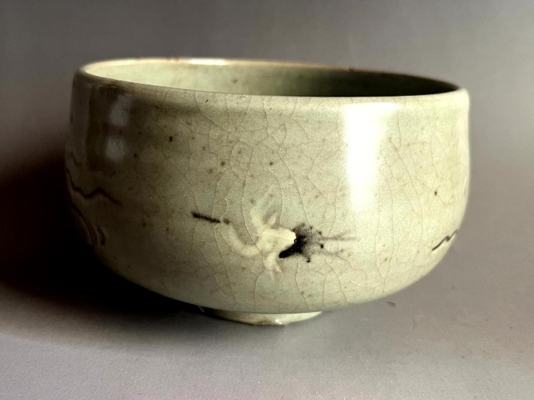 茶碗■李朝雲鶴古青磁碗 象嵌鶴雲文 時代箱仕覆付 お茶道具 時代物 骨董品■