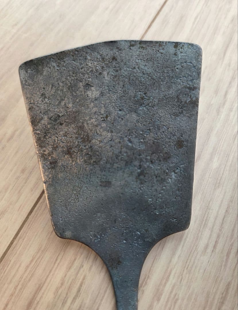 ひ*り様 成田理俊さん　鉄フライパンとフライ返し　成田パン