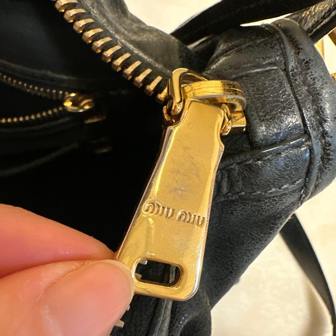 miu miu ミュウミュウ　ハンドバッグ　ショルダー　黒