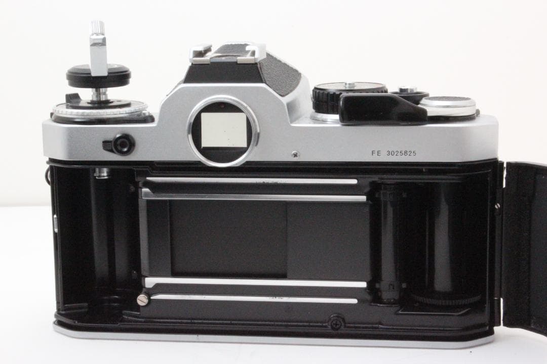 Nikon ニコン FE シルバー ボディ 完動品 ♯F19