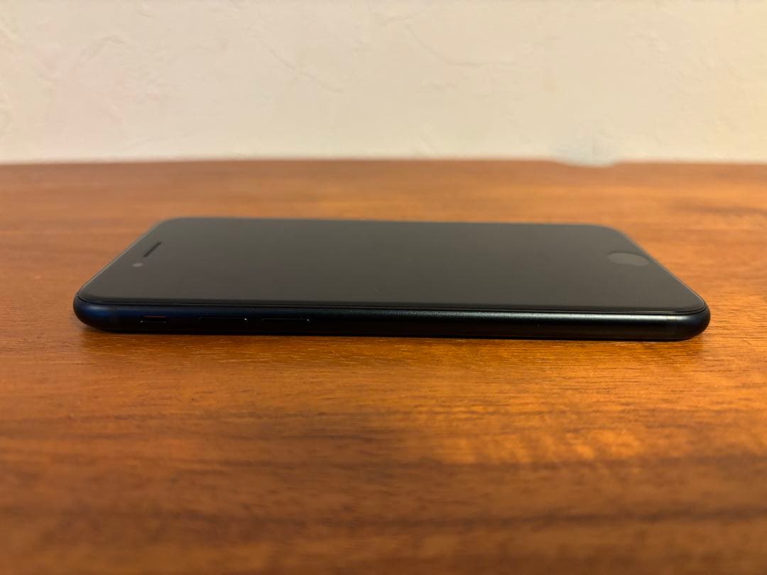 R*ᰔ様 ☆美品・小傷あり☆iPhone SE 3 ⑩