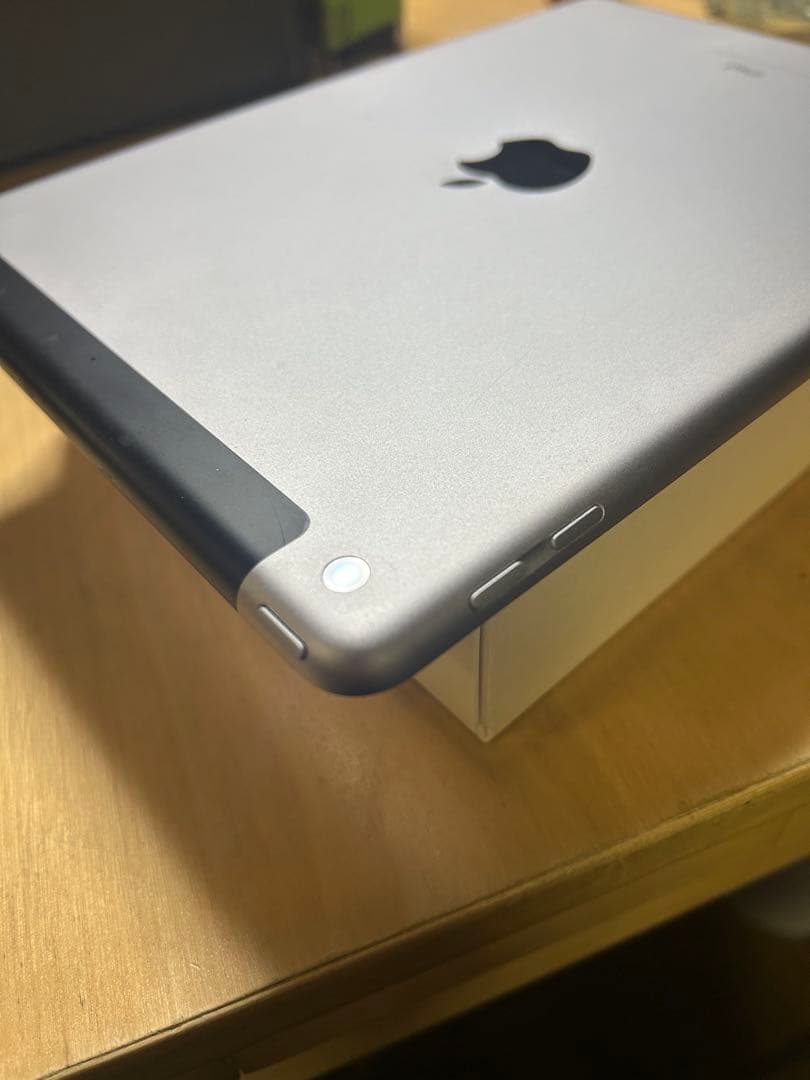 [早いもん勝ち]iPad 第6世代 Wi-Fi＋セルラー　SIMフリー