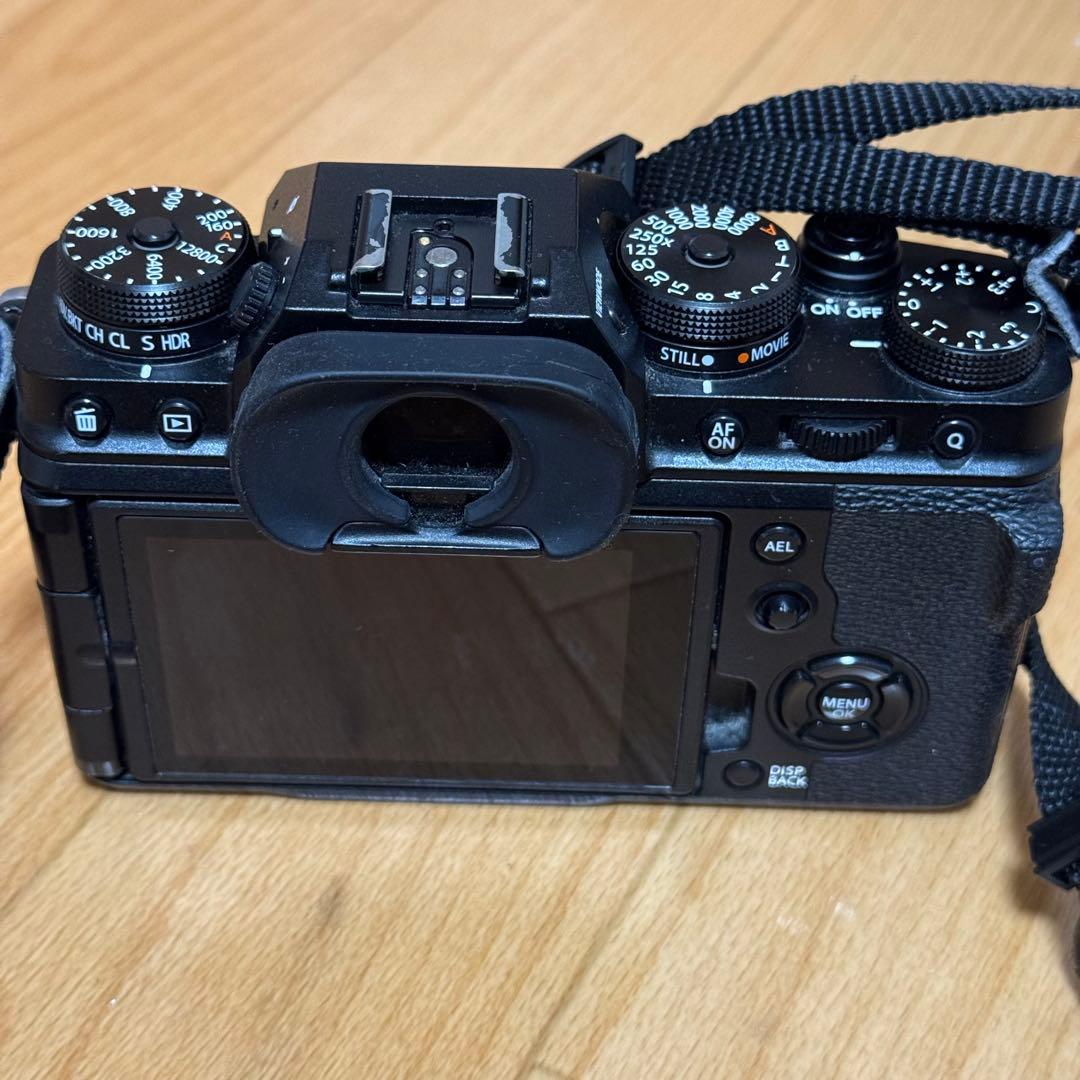 fujifilm x-t4 本体・ストラップあり 、レンズなし ブラック