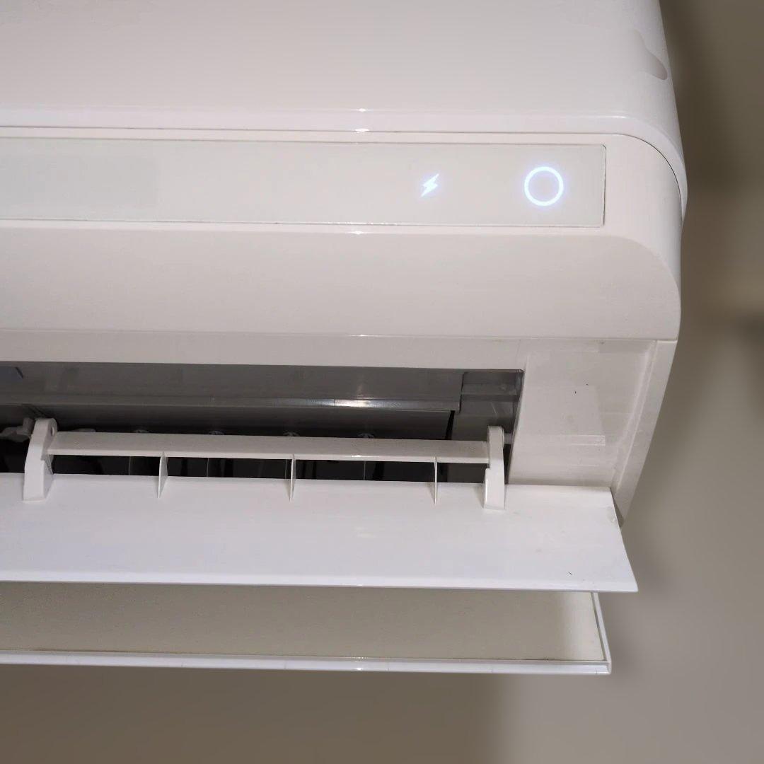 TOSHIBA 壁掛けエアコン 本体 ホワイト 東芝25型お掃除機能付。リモコン