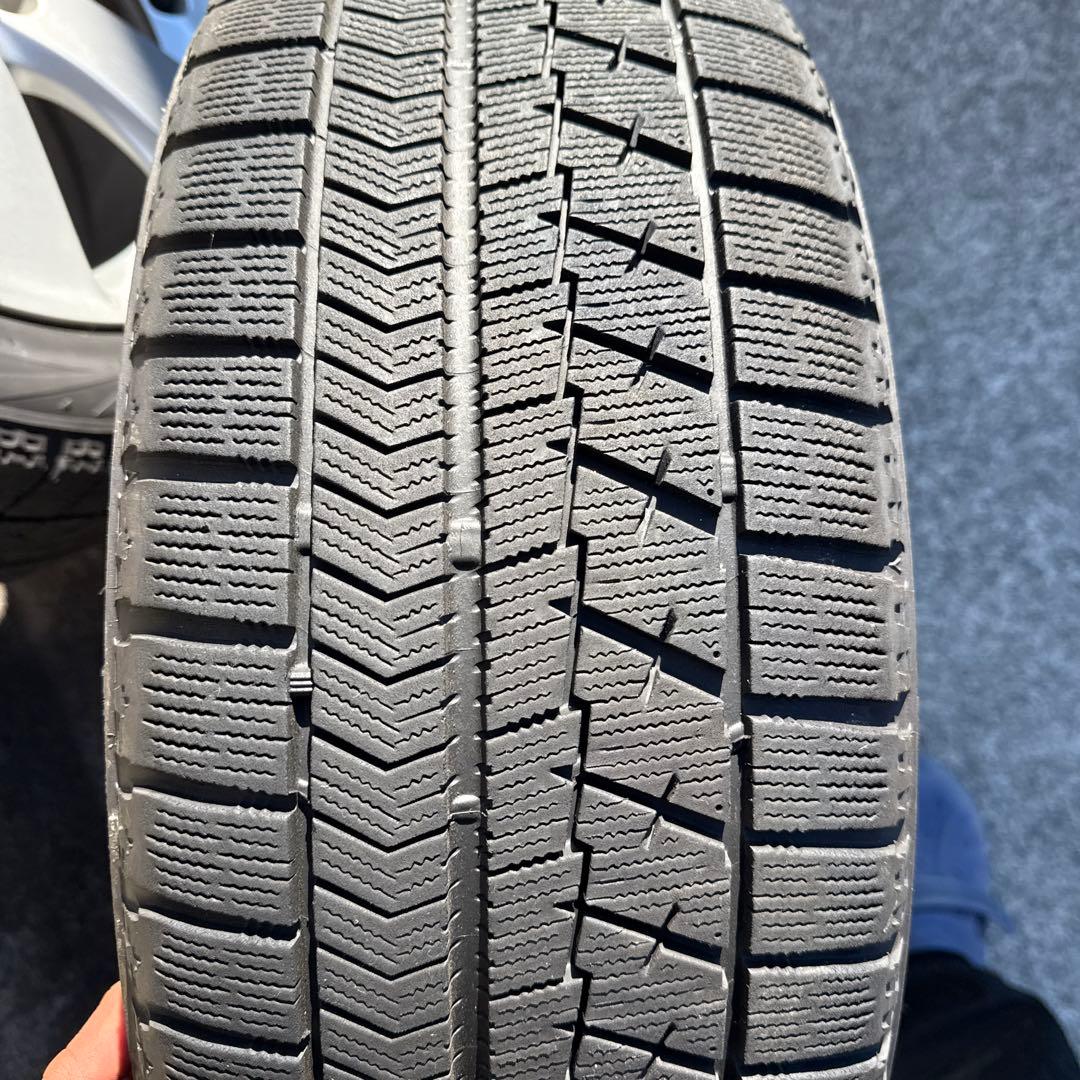 田舎ライダー　30プリウス ツーリングホイール スタッドレスタイヤ付き