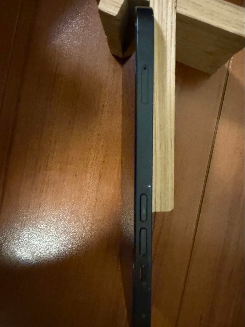 【箱・純正ケーブル付】iPhone13 128GB 背面割れ