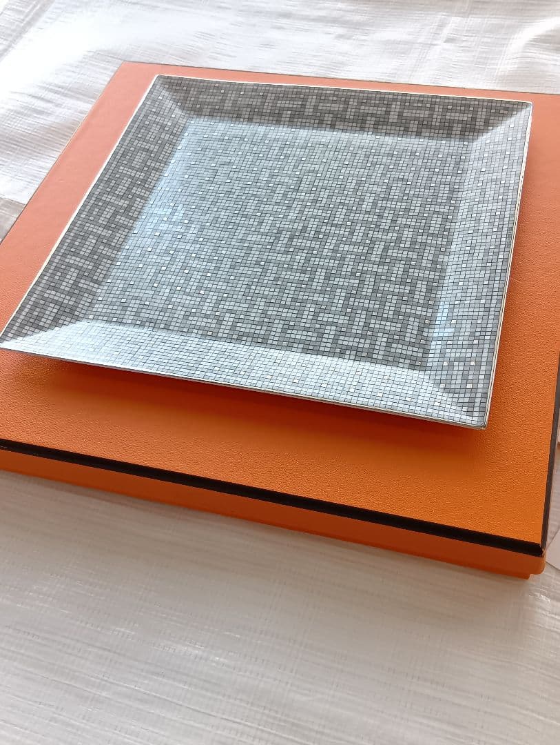 304 HERMES エルメス 編み込み模様 グレー 皿 プレート