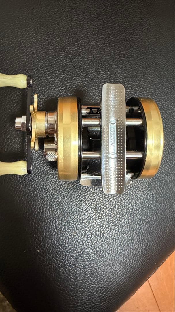 Abu アンバサダー　2500CI ゴールド　availドラグ付