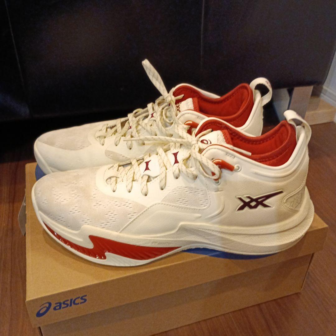 ASICS　NOVA SURGE LOW2　アイボリー