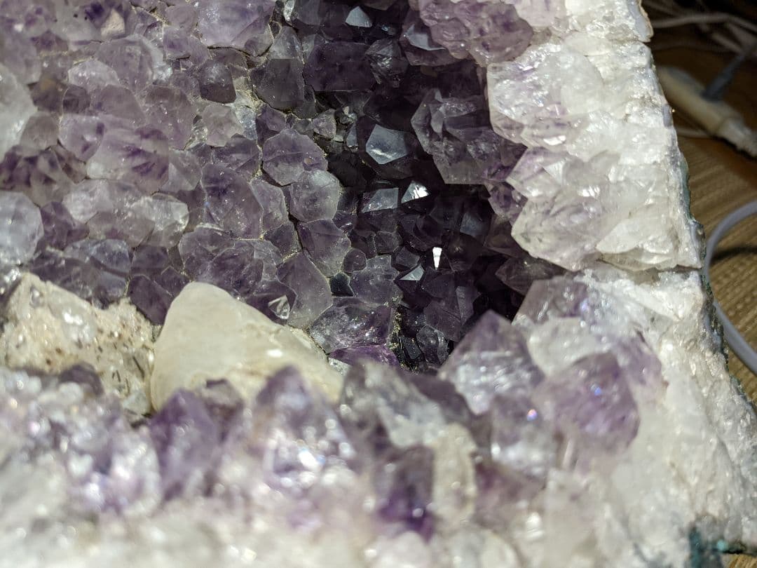 超特大 アメジスト 原石 天然石 サイト内で一番大きなアメジスト