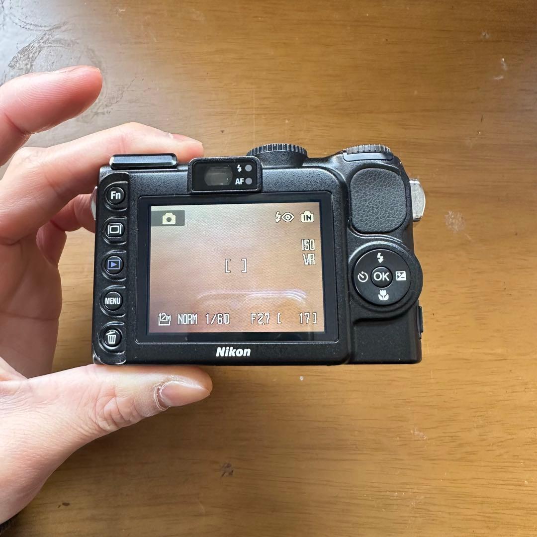 Nikon コンパクトデジタルカメラ