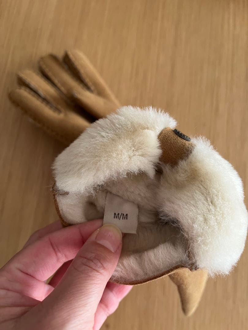 【新品タグ付き】UGG ファー付きリボン手袋 Mサイズ　ベージュ