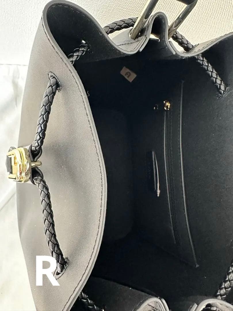 m*r様 FURLA フルラ　レザー バケットショルダーバッグ　巾着