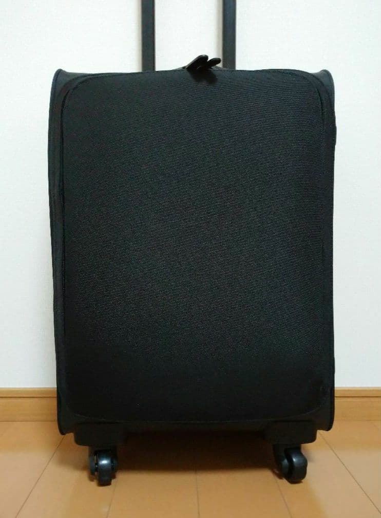 無印良品　四輪キャリーバッグ　黒　中　26リットル　スーツケース　Мサイズ