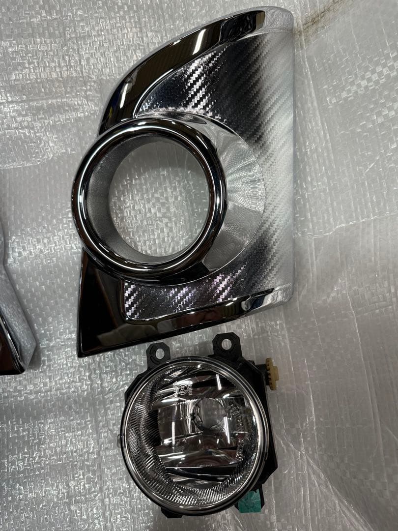 ダイハツ　タントカスタム　LA600S フォグランプ　メッキカバー