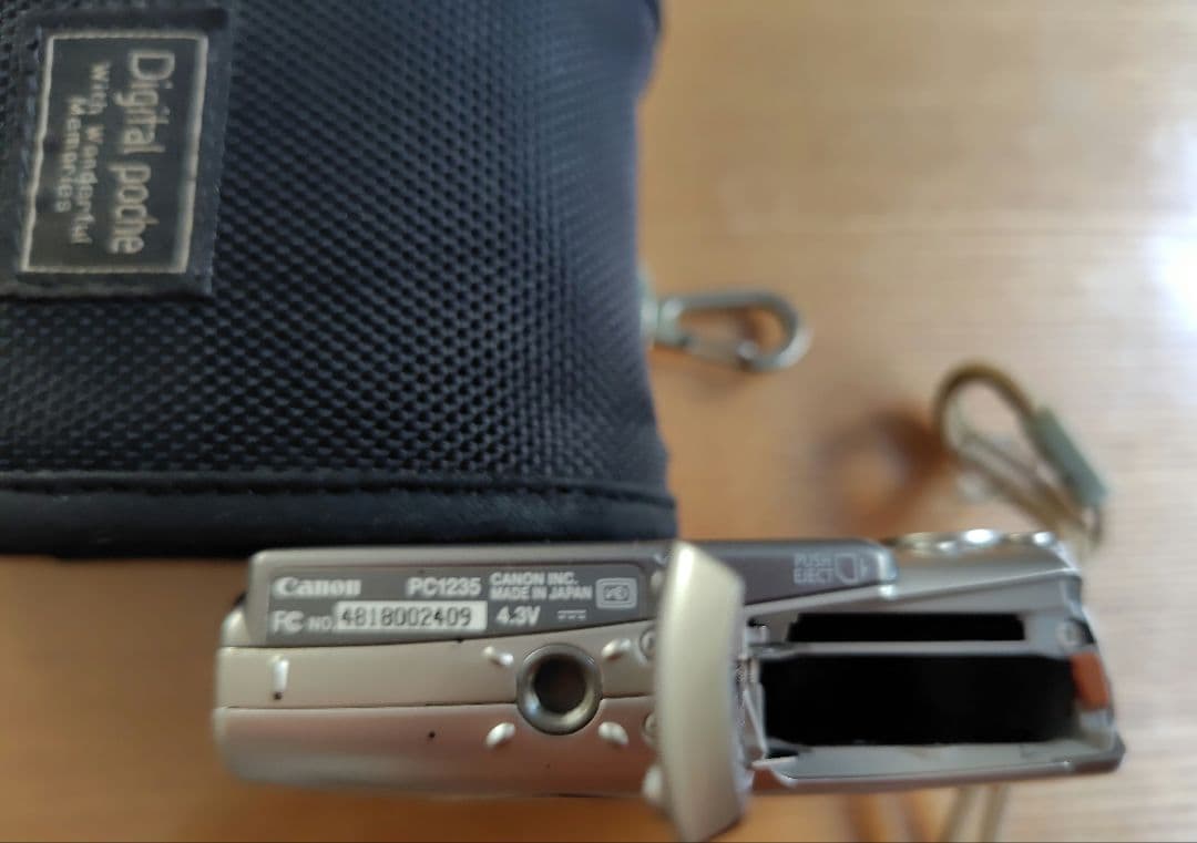 Canon IXY DIGITAL 810 IS バッテリー2個　充電器