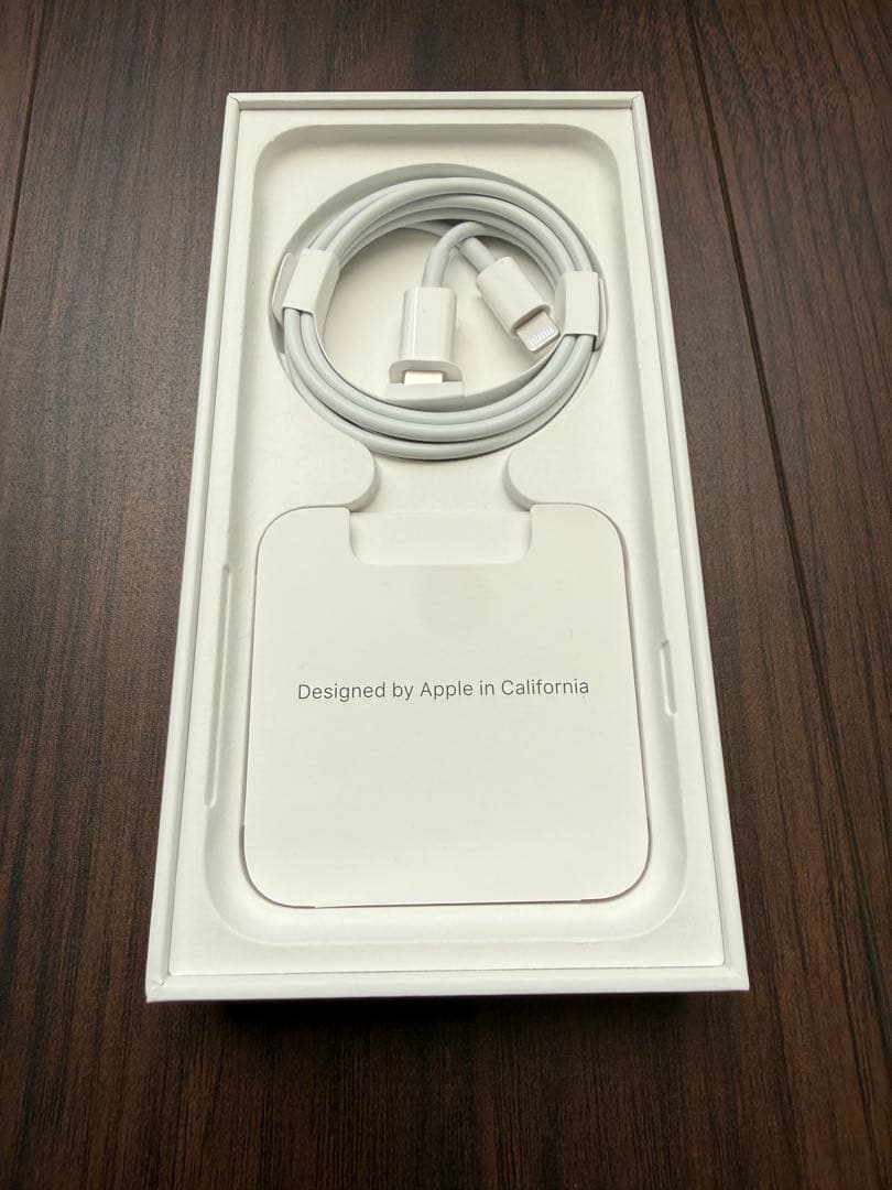 【新品】iPhone SE 第3世代 64GB 箱付き