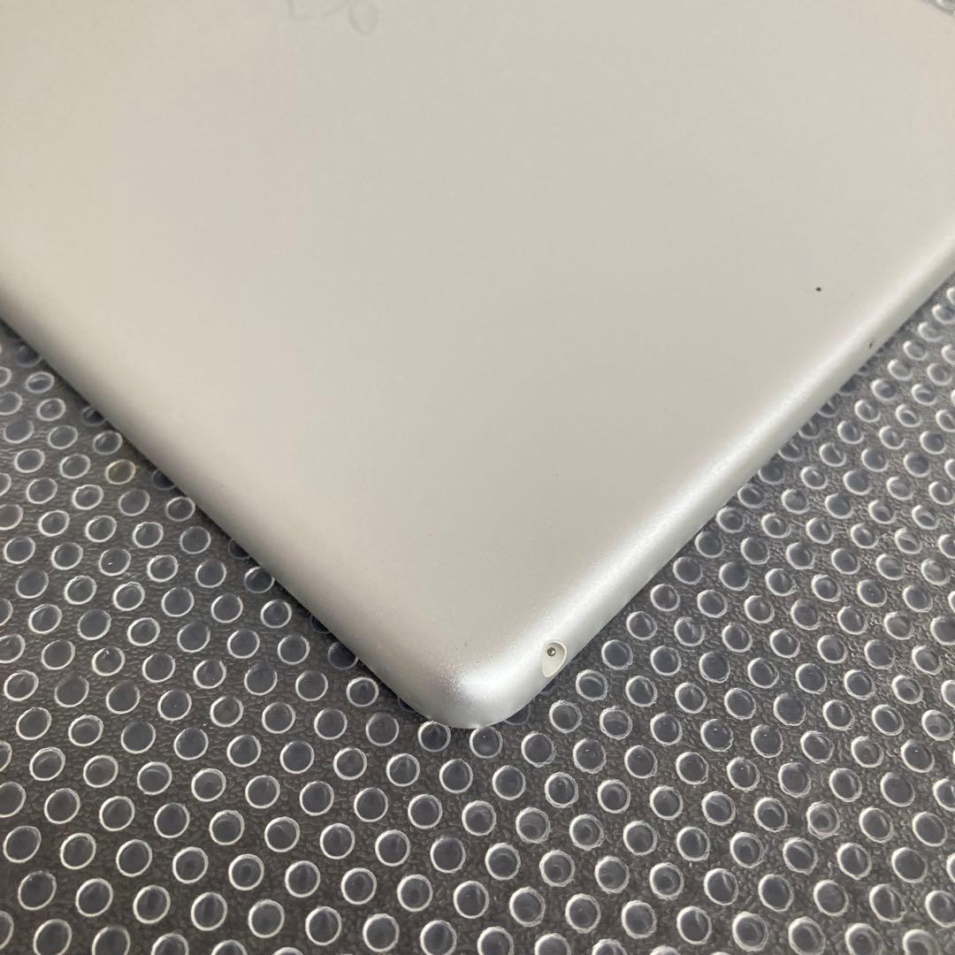 835 電池最良好☆比較的美品☆iPad6 第6世代 32GB WIFIモデル☆