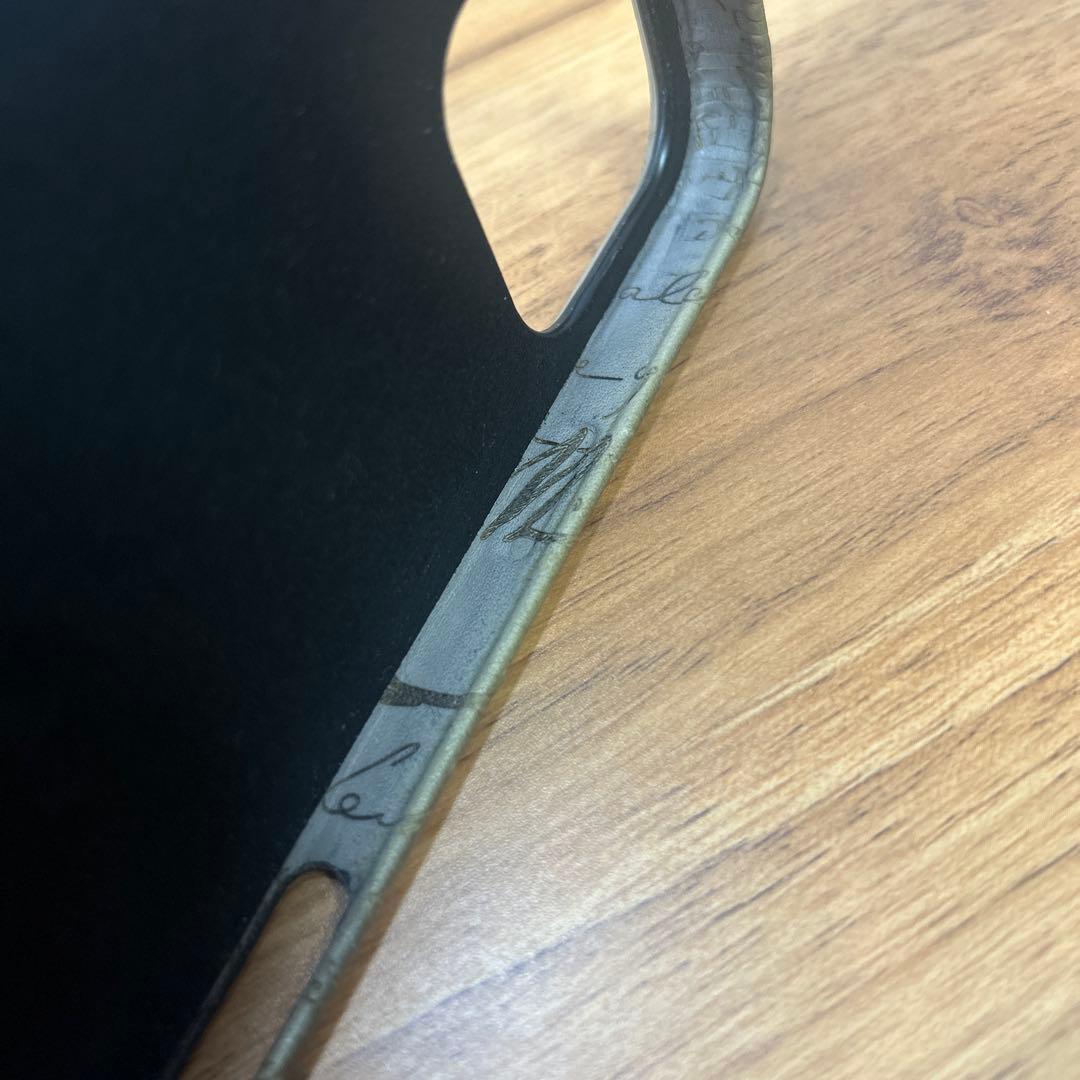 BERLUTI iPhone16 promaxスクリットレザー ライトアルミニオ