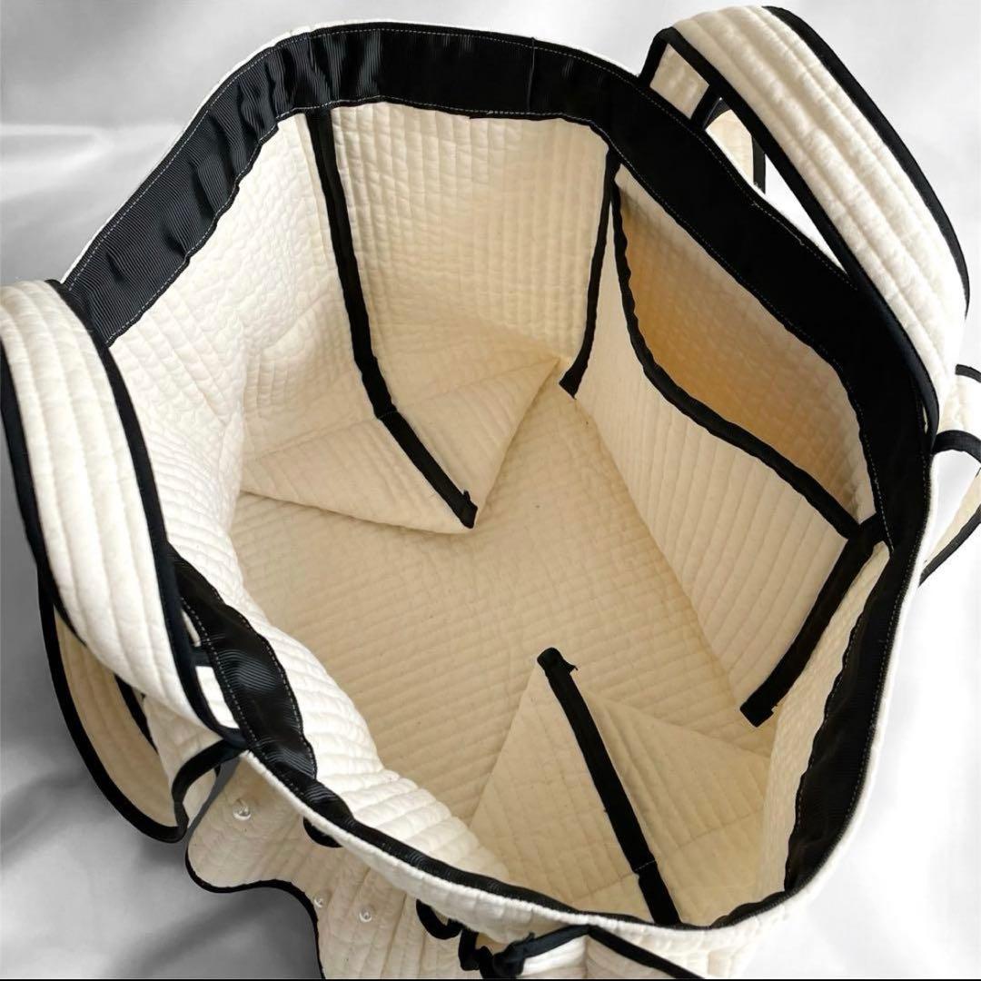 新作♡フリルギャザー　ヌビバッグ　オフホワイト×ブラック　パール　底板マグネット