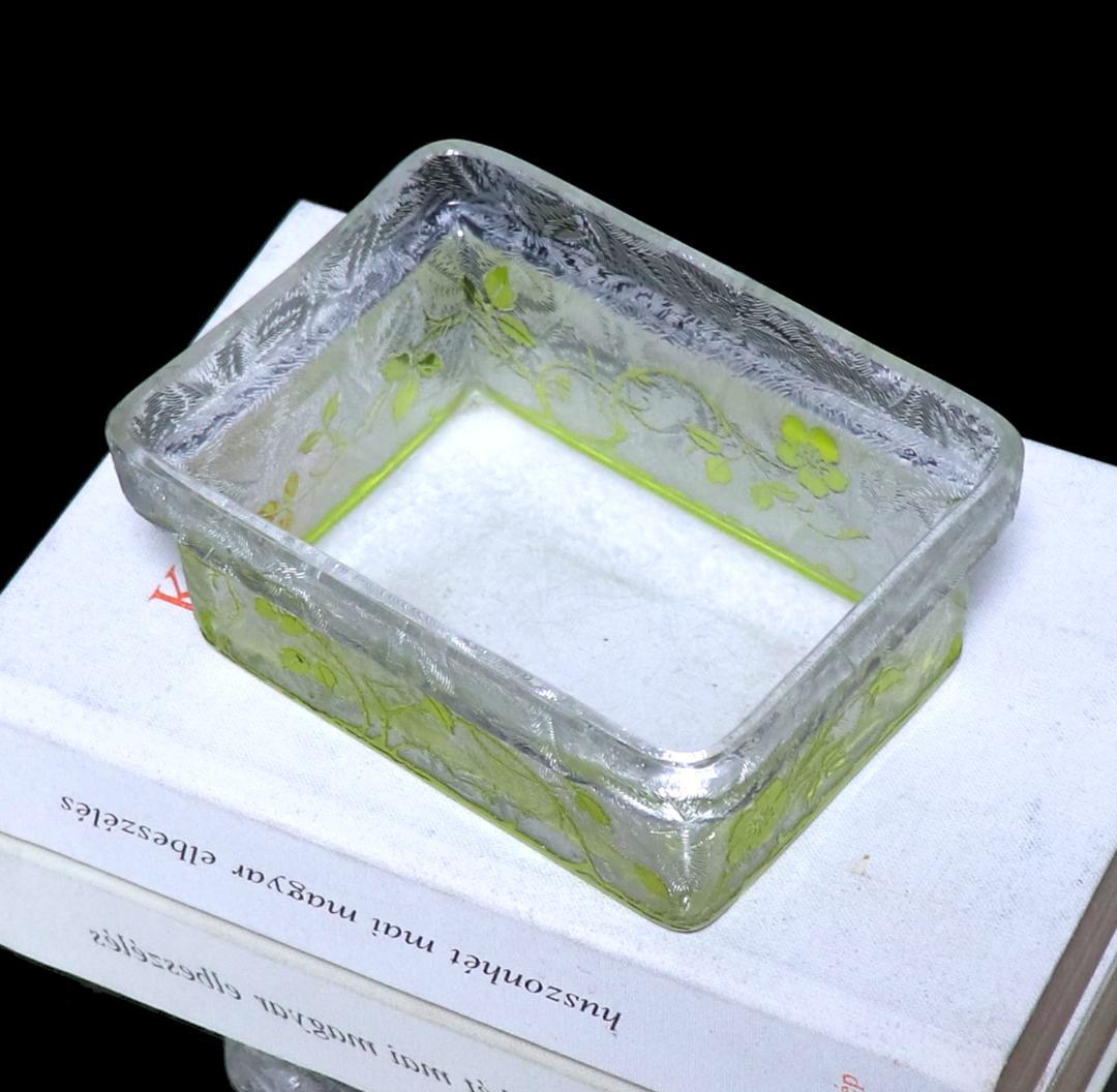 オールド・バカラ 最上級 レア型 金彩アシッドエッチング黄緑色被せ装飾小物入れ