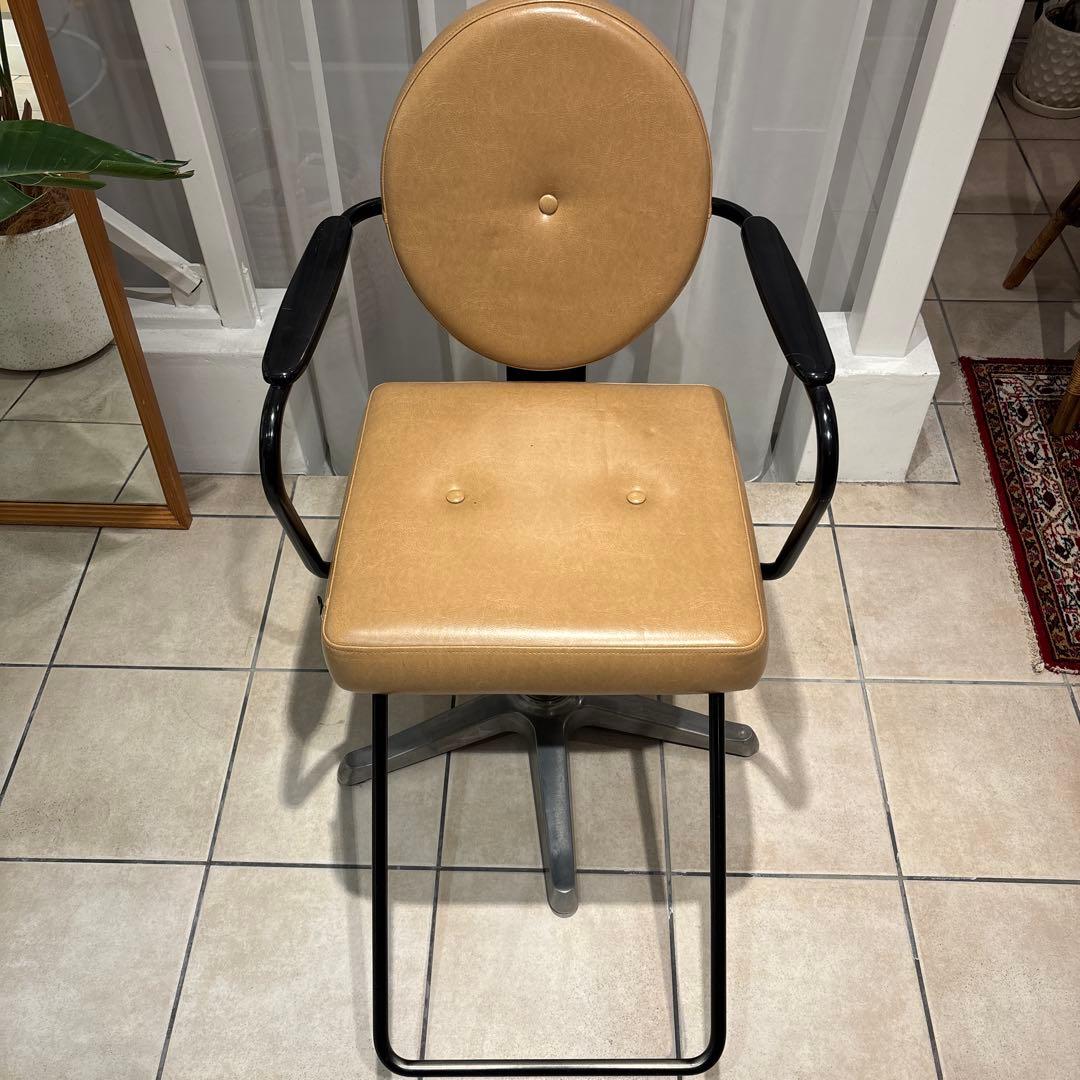 タカラベルモント　スタイリングチェア