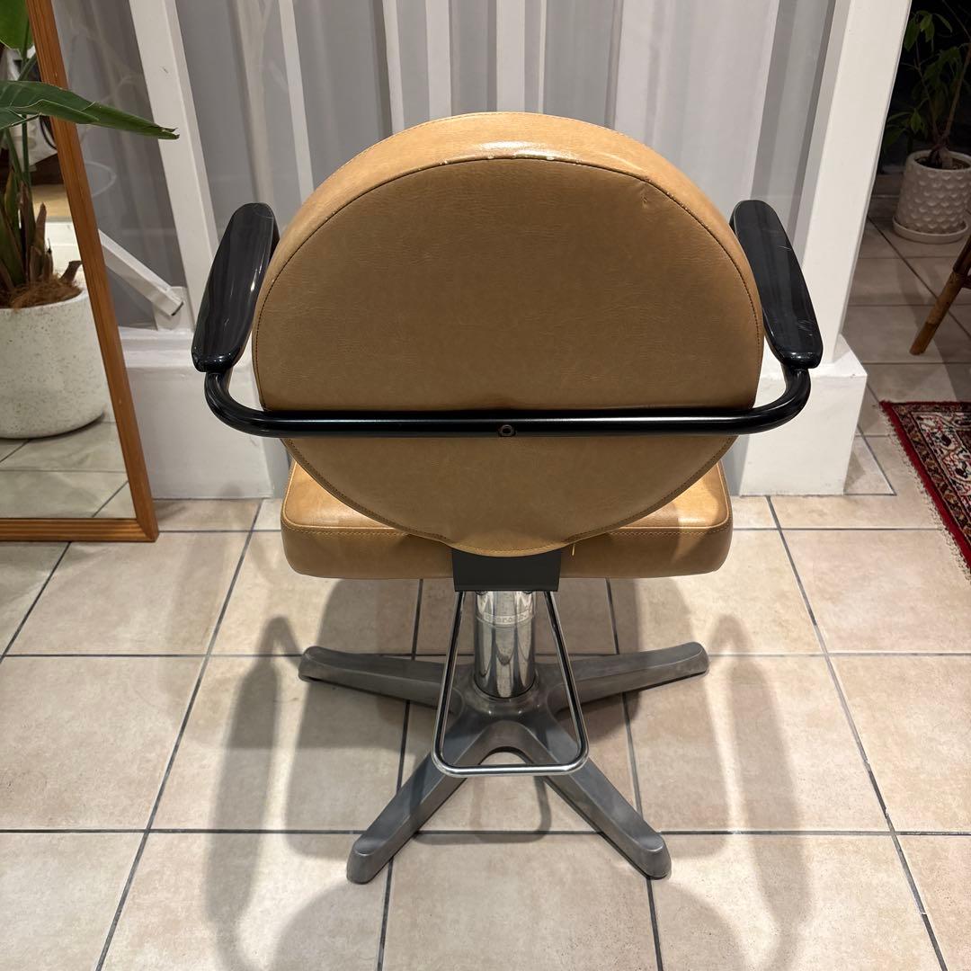 タカラベルモント　スタイリングチェア