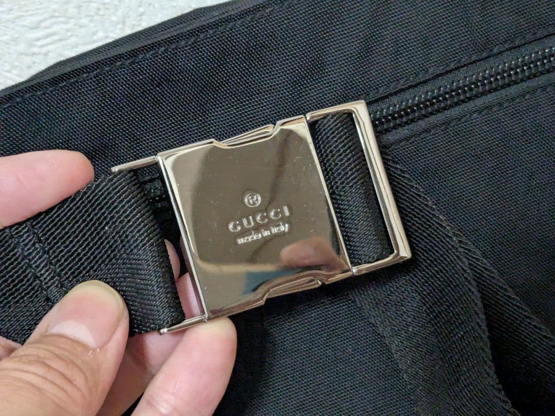 GUCCI グッチ　ボディバッグ　ウエストポーチ　ナイロン　美品　付属品なしGG