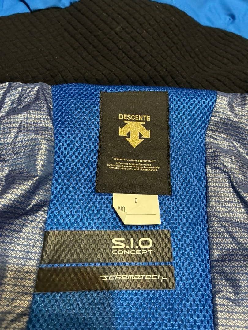 新品デサントDESCENTEスキーウェアデモチーム　サイズＯ メイトモデル非売品