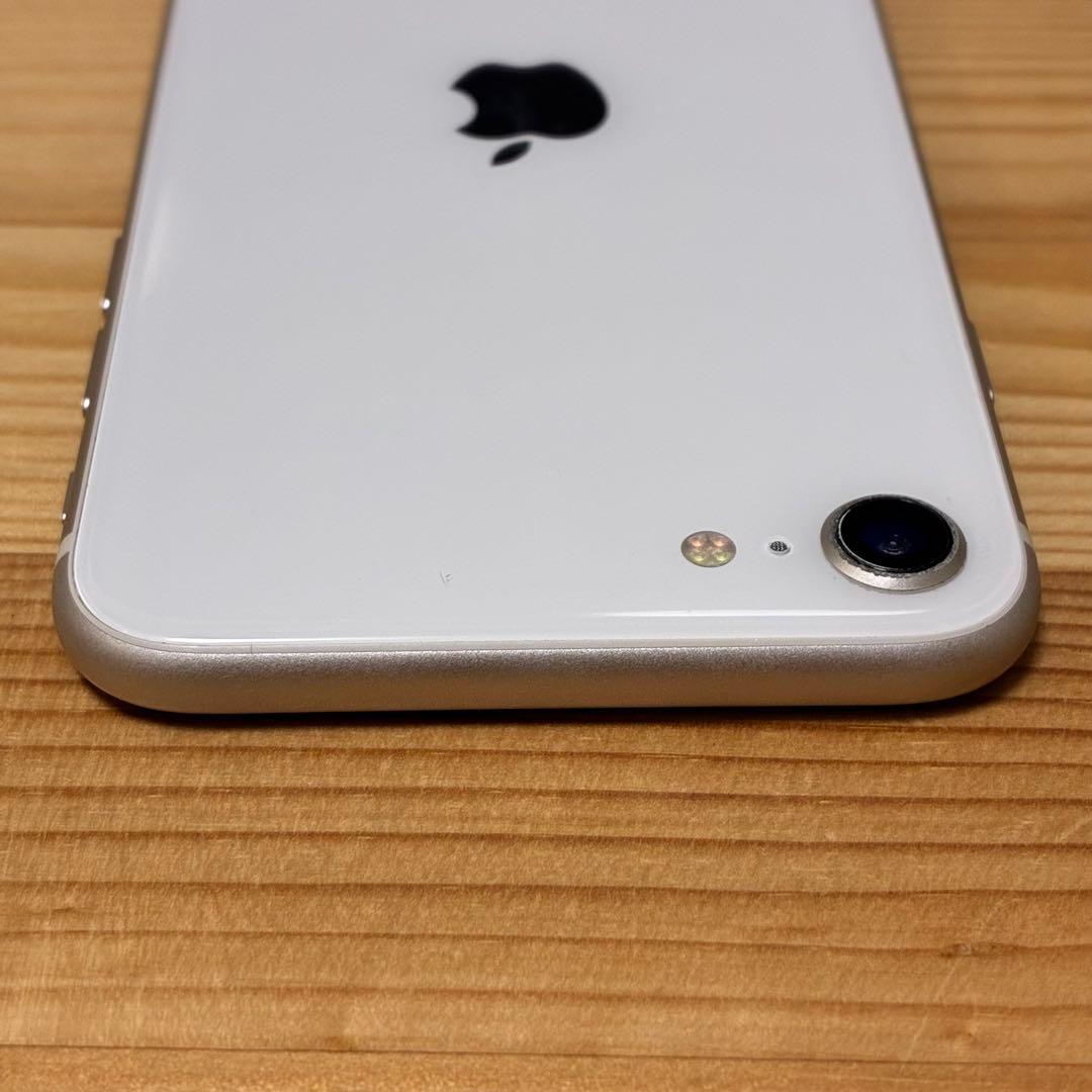 下*ん様 バッテリー新品　iPhoneSE第3世代64GB SIMフリー　美品