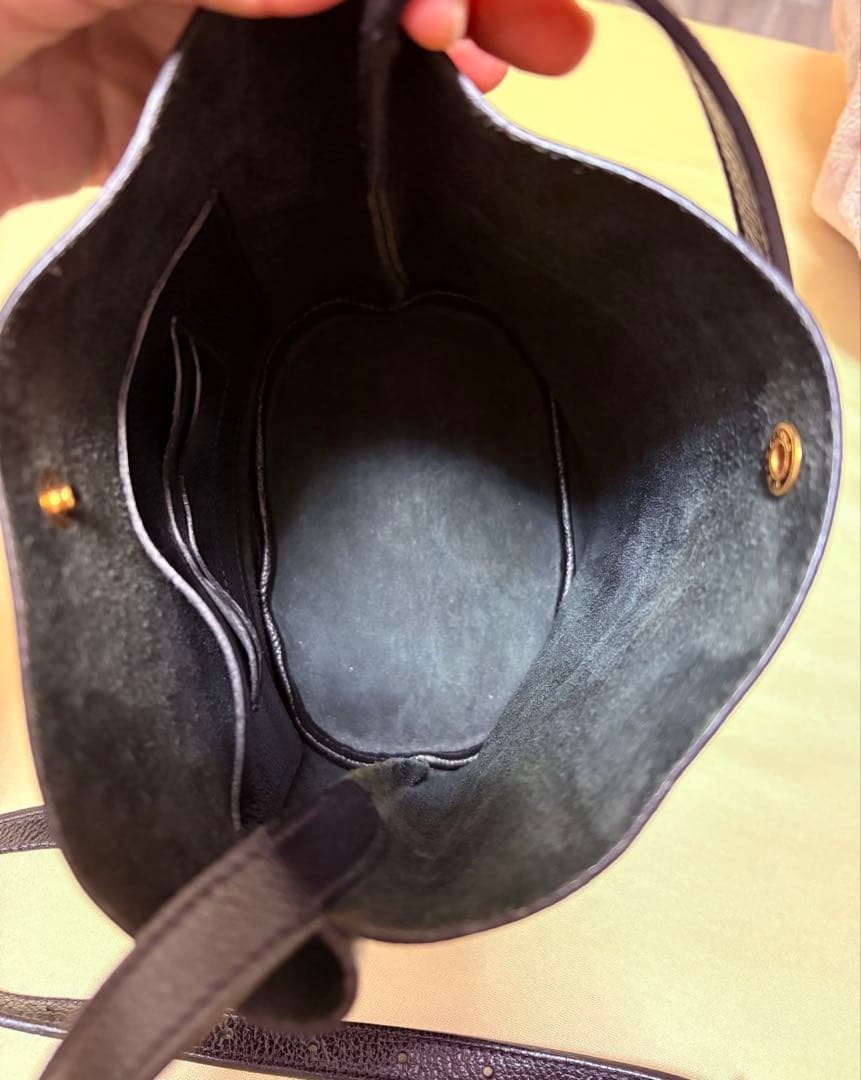 イルビゾンテ　クロスボディバッグ　ショルダーバッグ