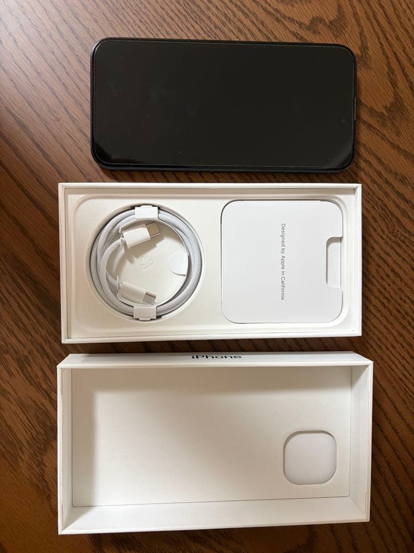 Apple iPhone 15 plusブラック 本体　充電ケーブル付き