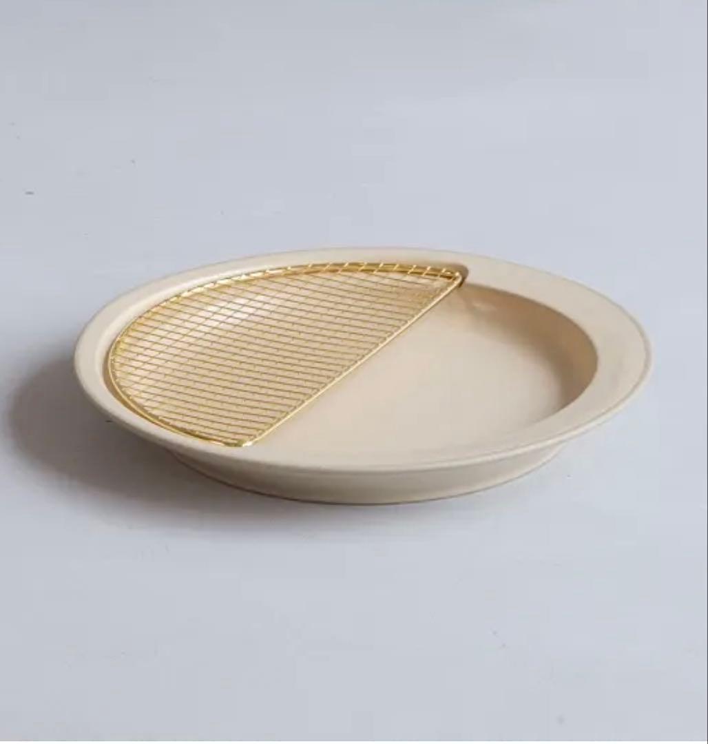 【極美品】ワンランク上の揚げ物皿♡KIKIMEamime半月プレートベージュ2枚