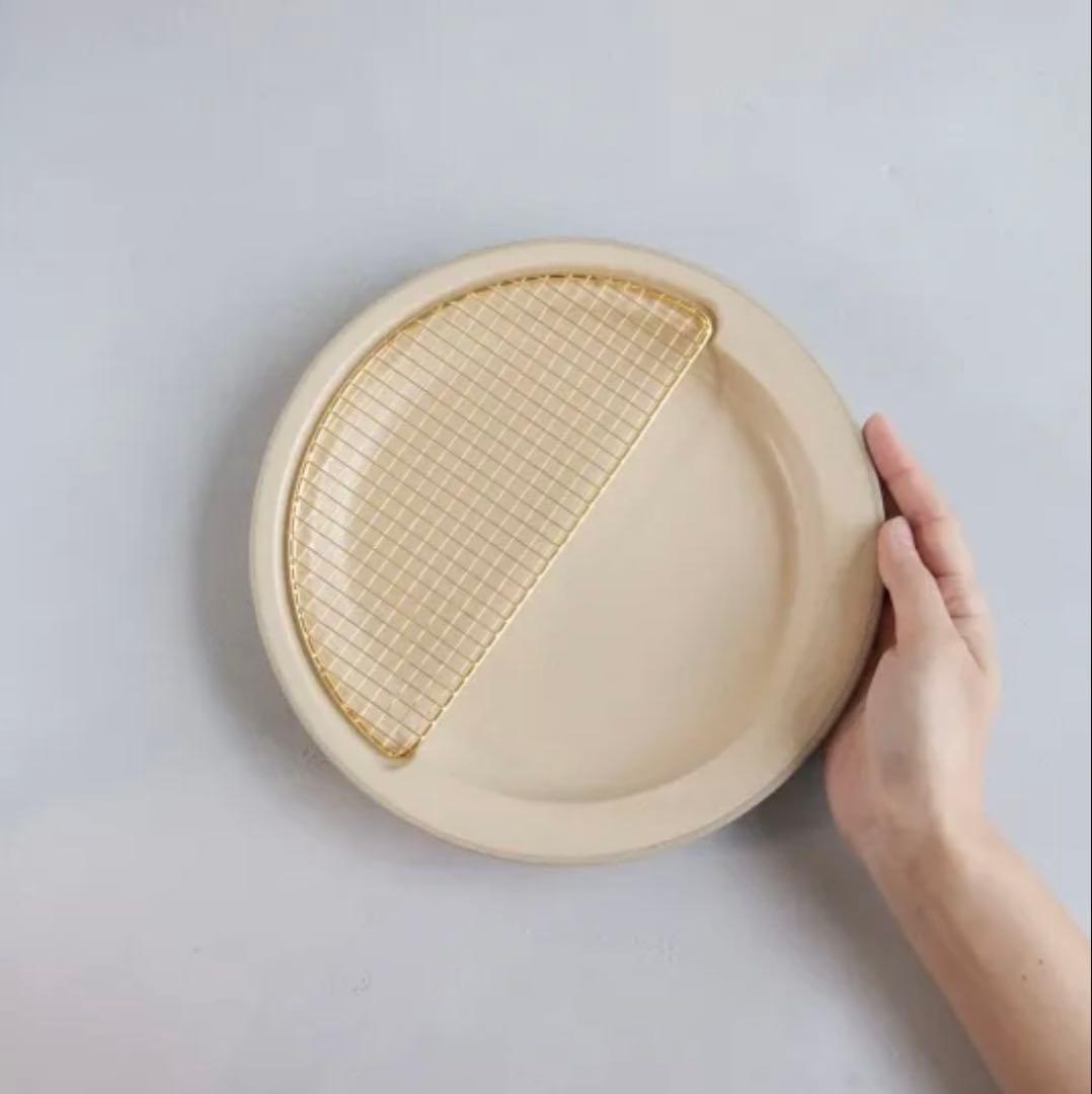 【極美品】ワンランク上の揚げ物皿♡KIKIMEamime半月プレートベージュ2枚