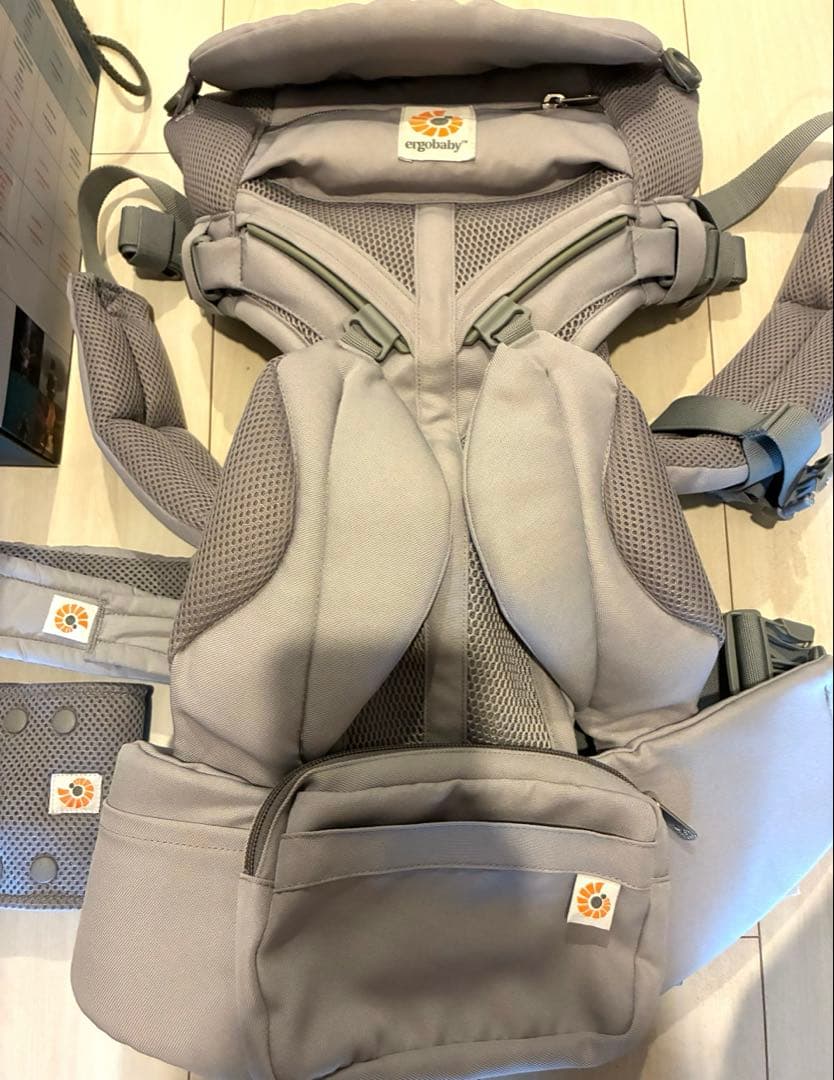 美品　抱っこ紐 グレー　エルゴベビー　オムニ　クールエアー　ergobaby