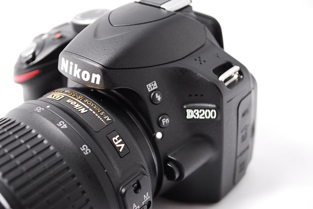 ショット数4224回✨Nikon D3200✨デジタル一眼レフ✨付属品多数✨